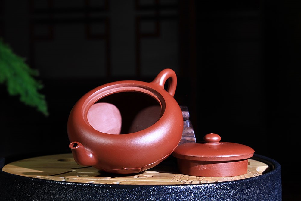 强国青作品 半菊