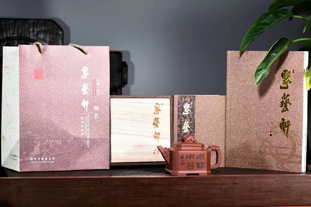 范育君作品 国工与研高合作新作品【龙腾四海】