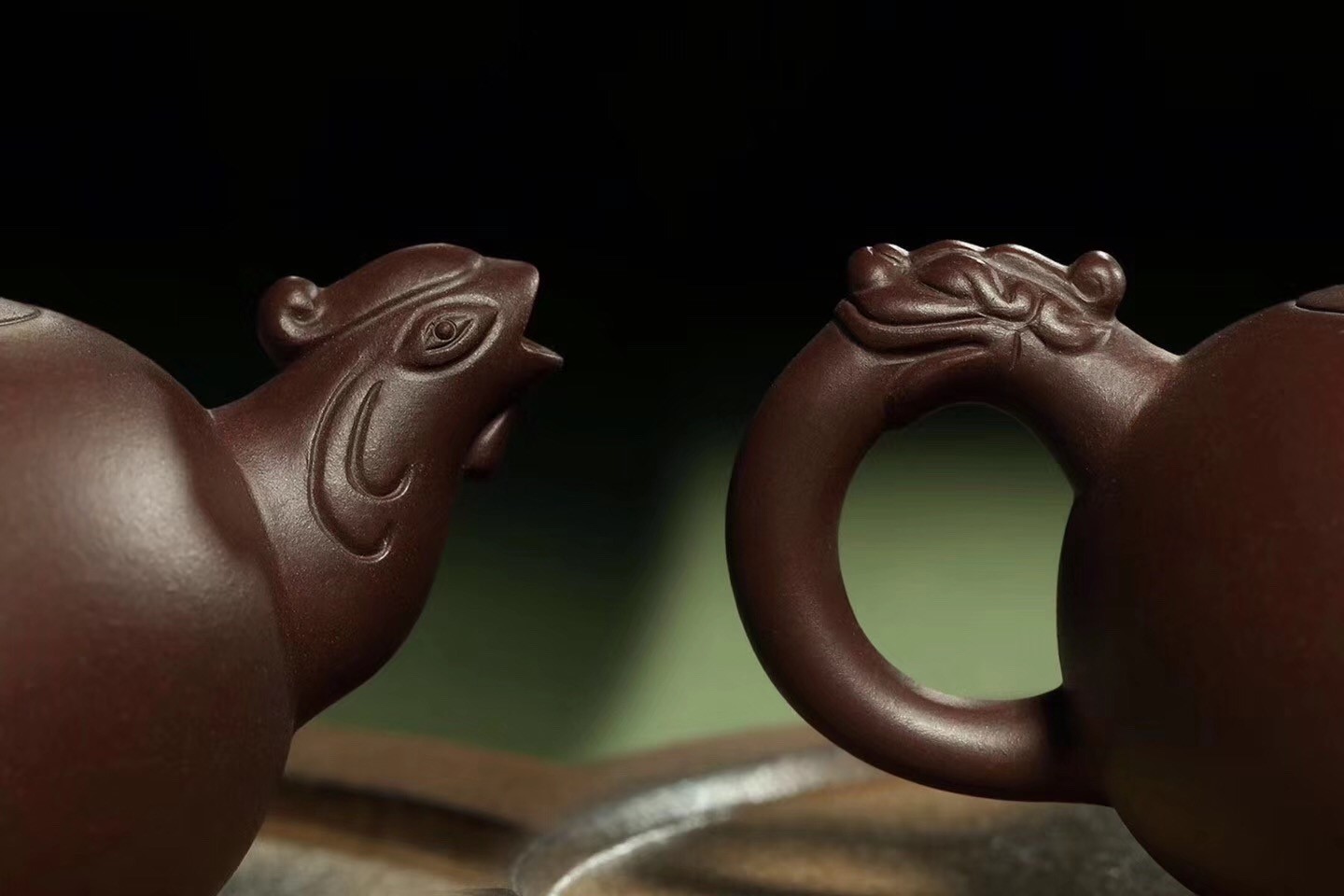 强国青作品 攀龙附凤