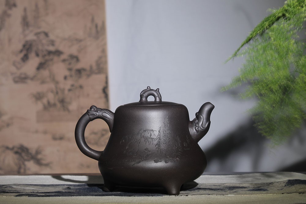 杨瑶芬作品 龙鼎