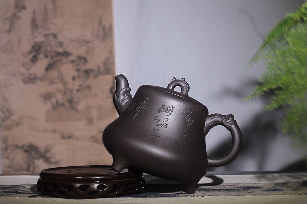 杨瑶芬作品 龙鼎