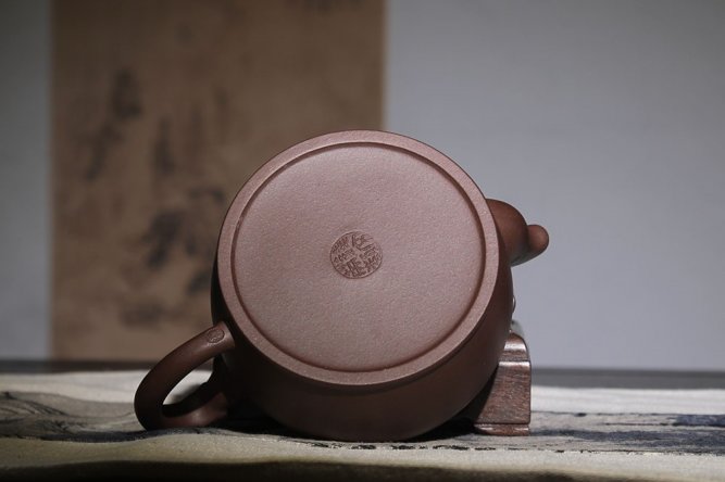 钱文英作品 龙珠