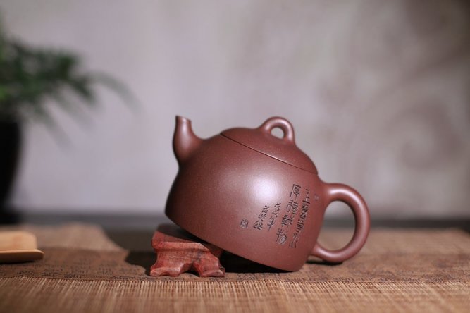 范玲作品 秦权