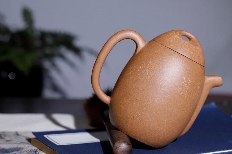 钱文英作品 龙旦