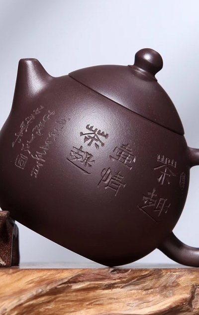 戚志君作品 【龍蛋】