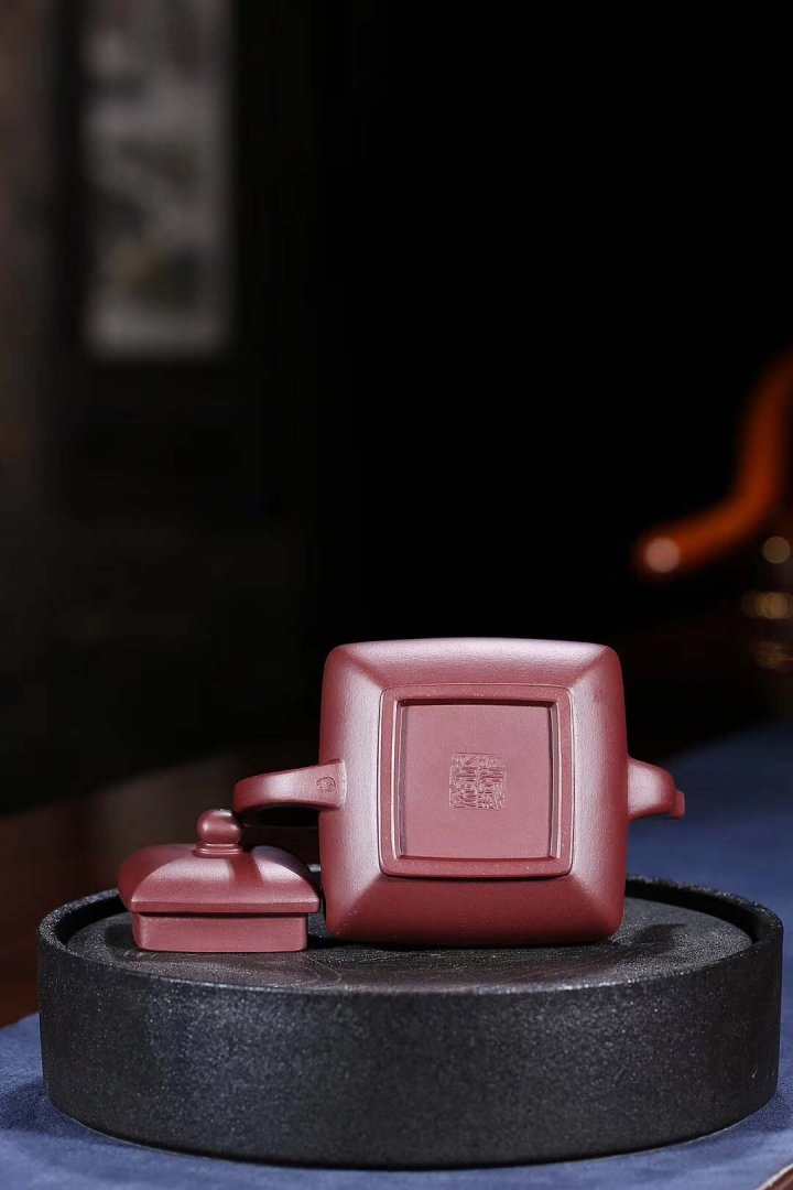 沈洪斌作品 四方玲珑壶