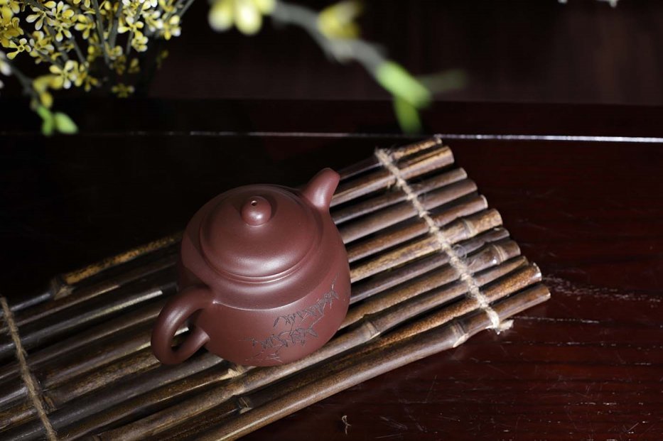范育君作品 雨晨