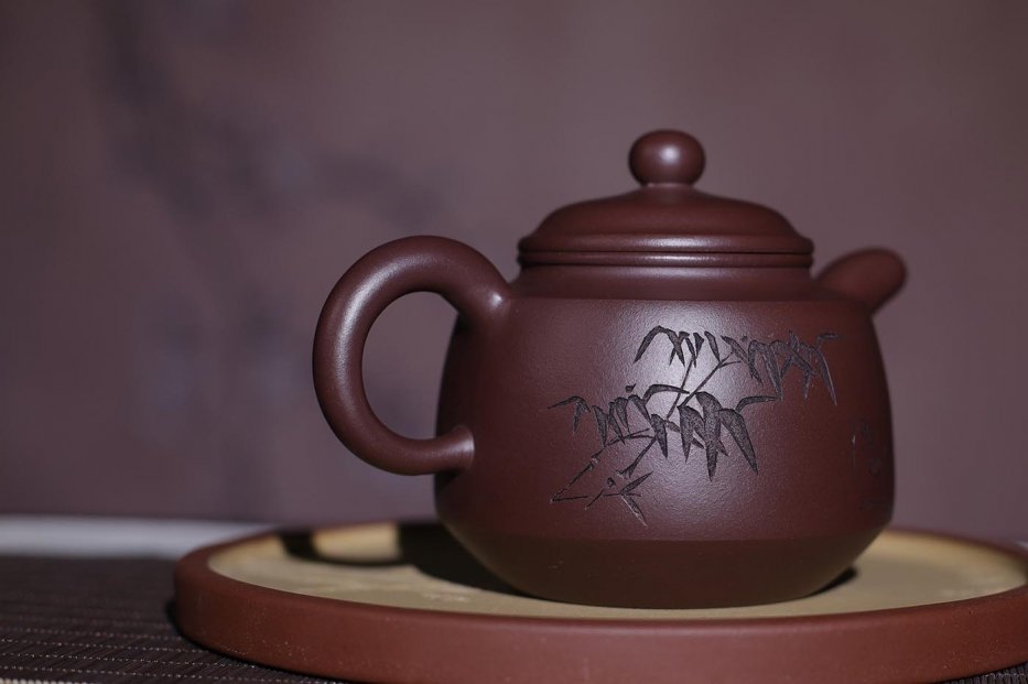 范育君作品 雨晨