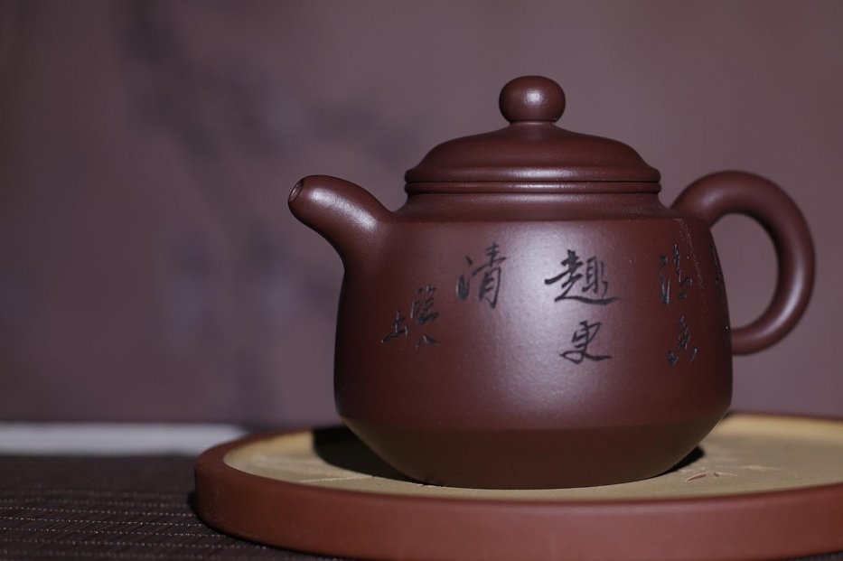 范育君作品 雨晨