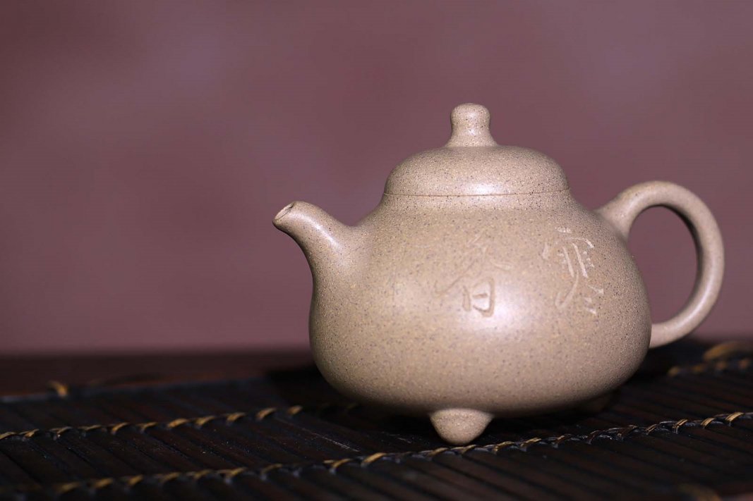 戚志君作品 炉鼎