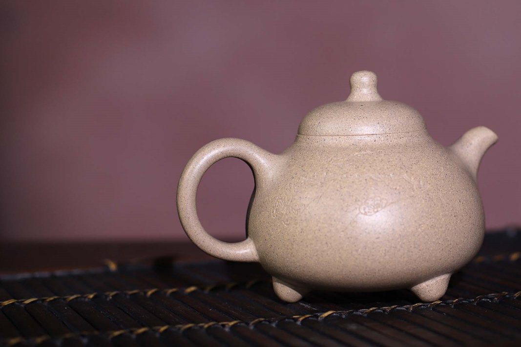 戚志君作品 炉鼎
