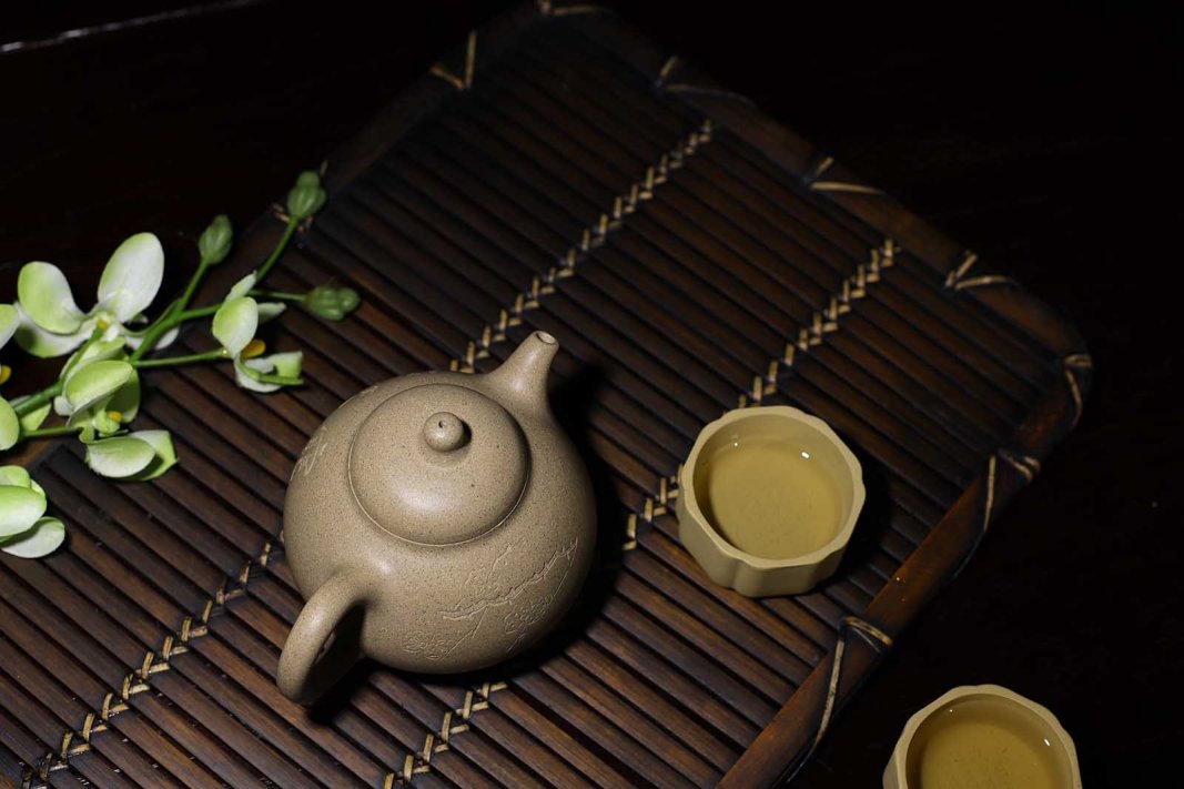 戚志君作品 炉鼎