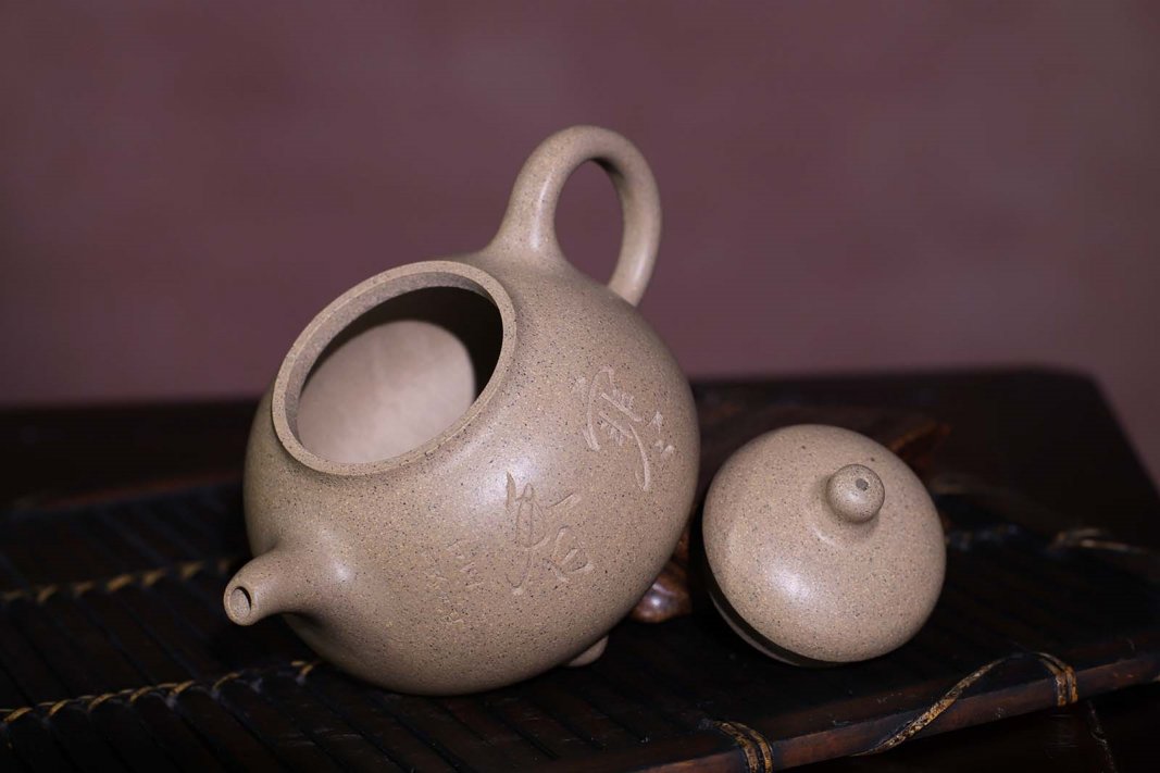 戚志君作品 炉鼎