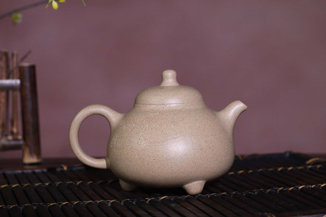 戚志君作品 炉鼎