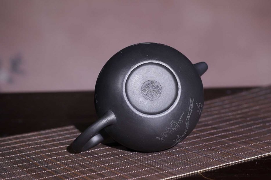 戚志君作品 掇球