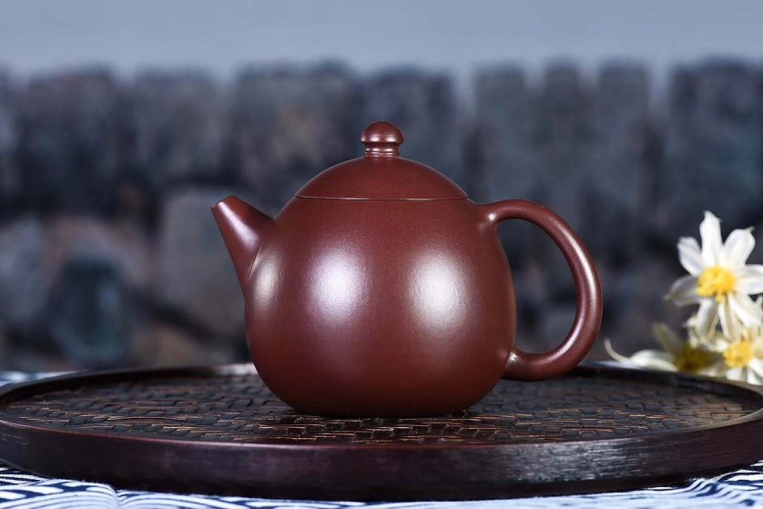 戚志君作品 龙蛋