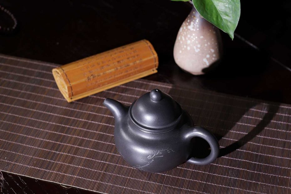 戚志君作品 掇球
