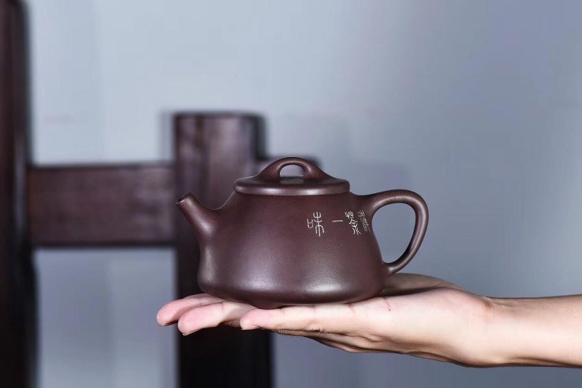 戚志君作品 高石瓢