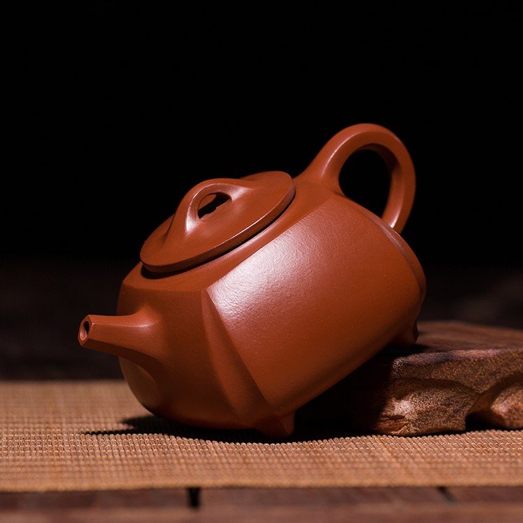 蒋华福作品 四方壶