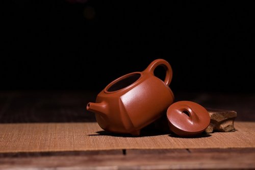 蒋华福作品 四方壶