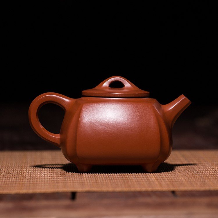 蒋华福作品 四方壶