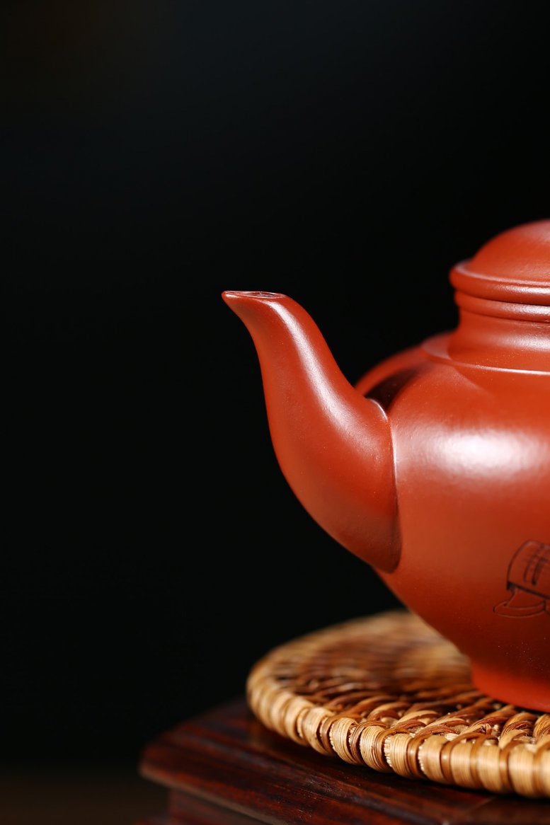 杨军保作品 笑樱(刻人物)