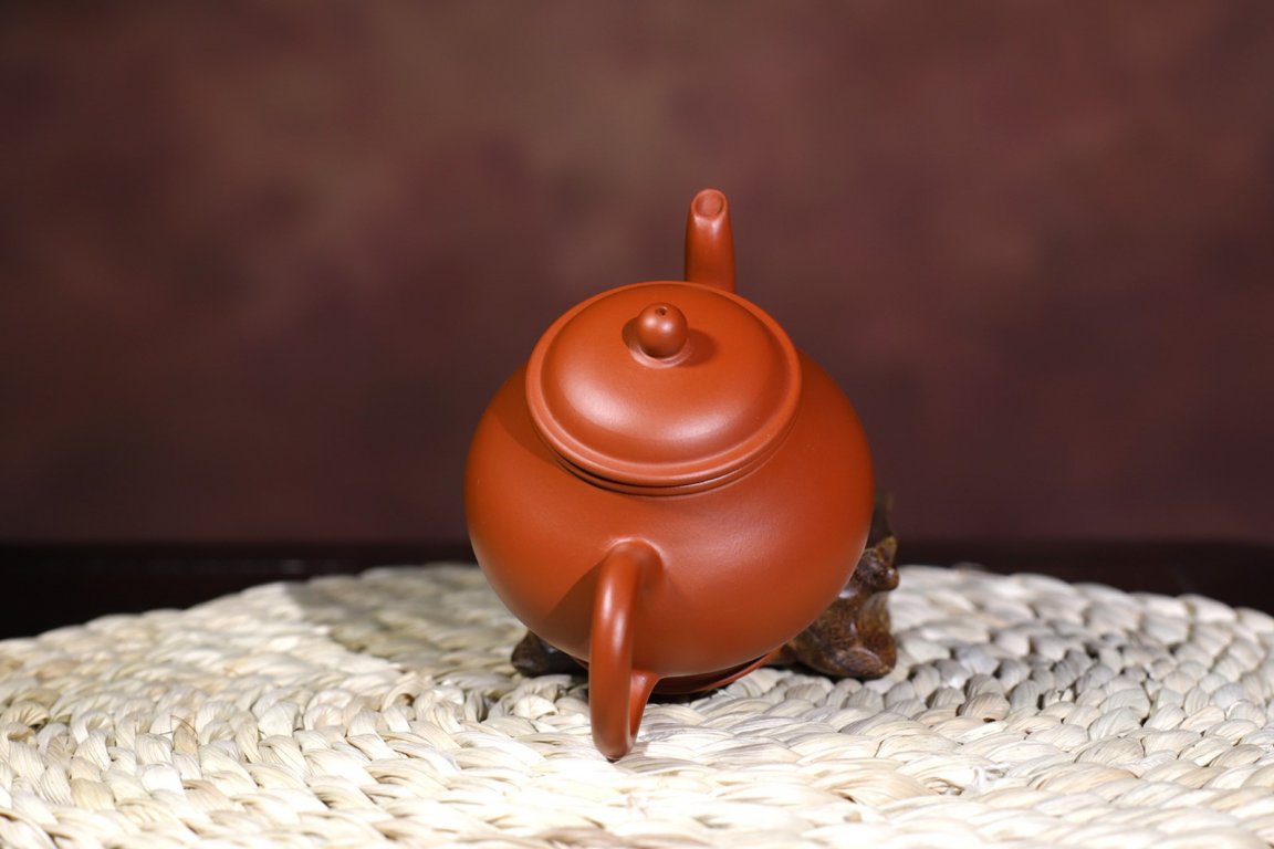 悠然紫砂作品 孟臣款高虚扁