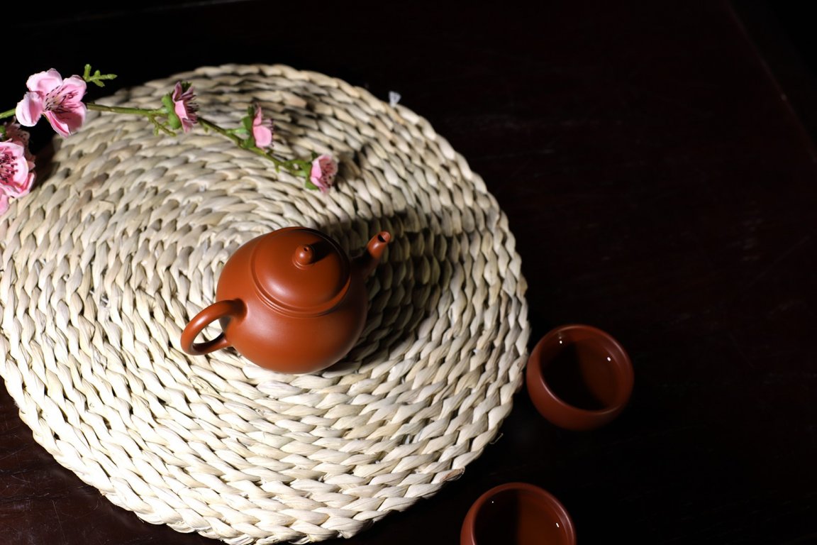悠然紫砂作品 孟臣款高虚扁
