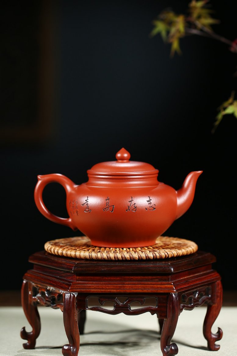 杨军保作品 笑樱(刻人物)
