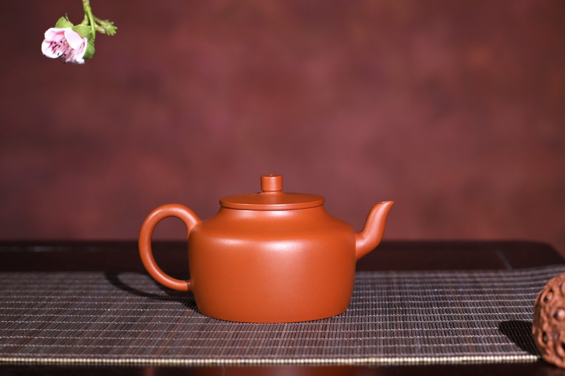 悠然紫砂作品 孟臣德钟壶