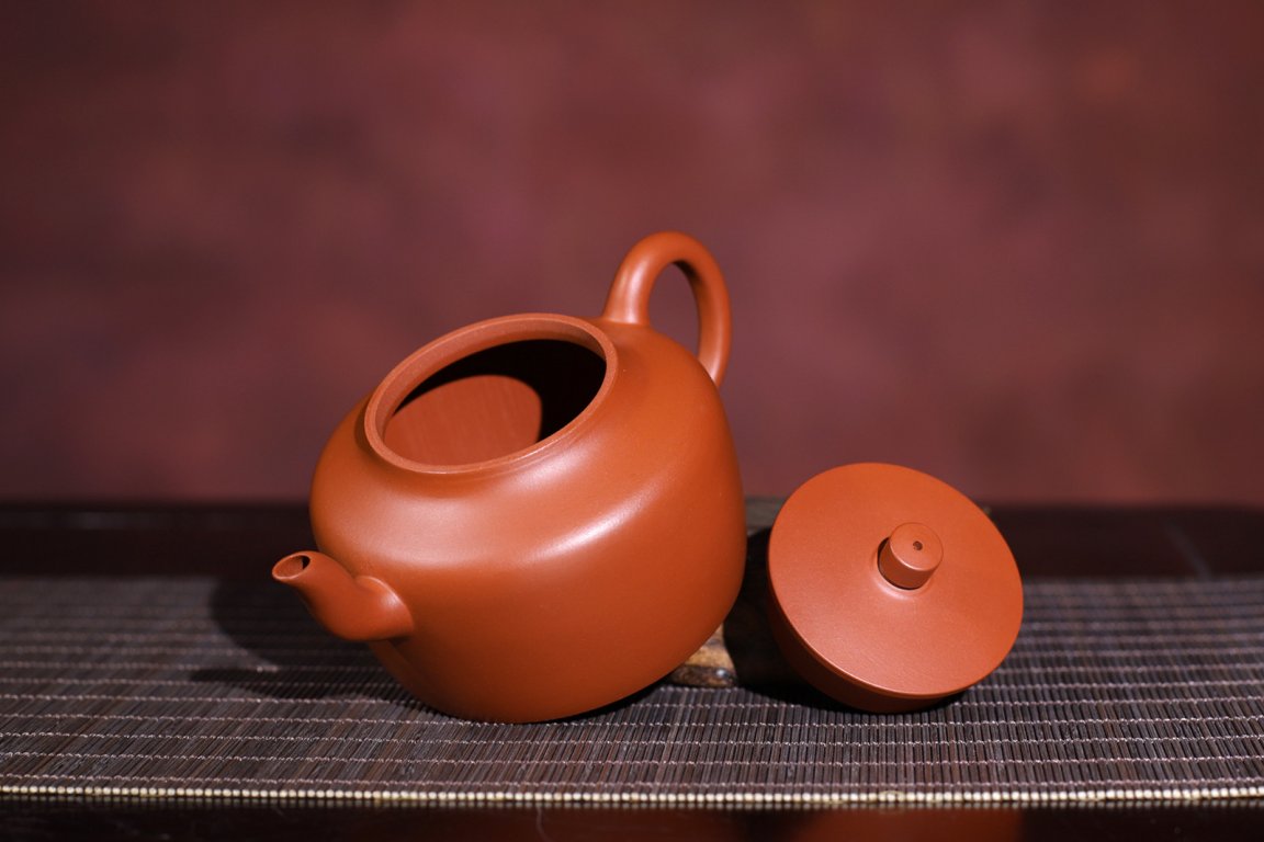 悠然紫砂作品 孟臣德钟壶
