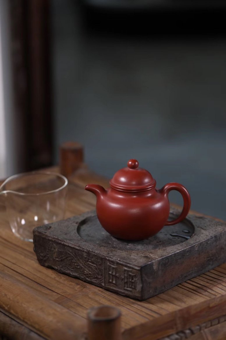 陈徒月作品 掇球