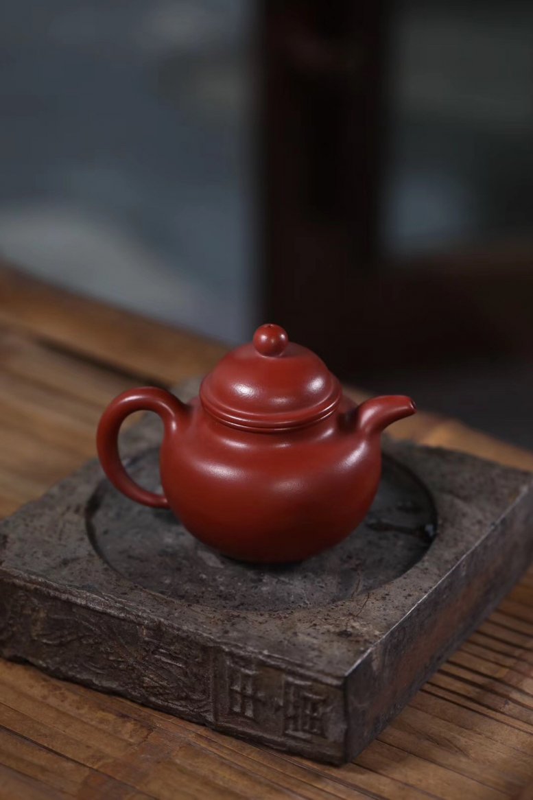 陈徒月作品 掇球