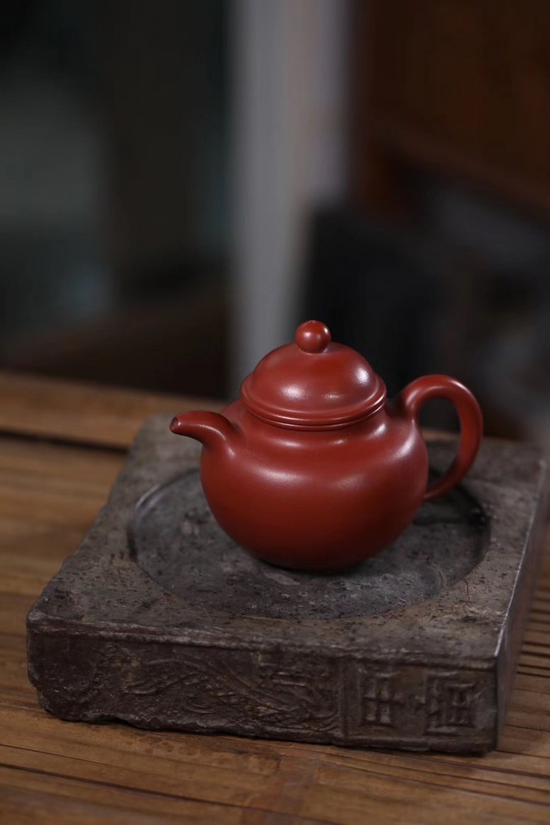 陈徒月作品 掇球