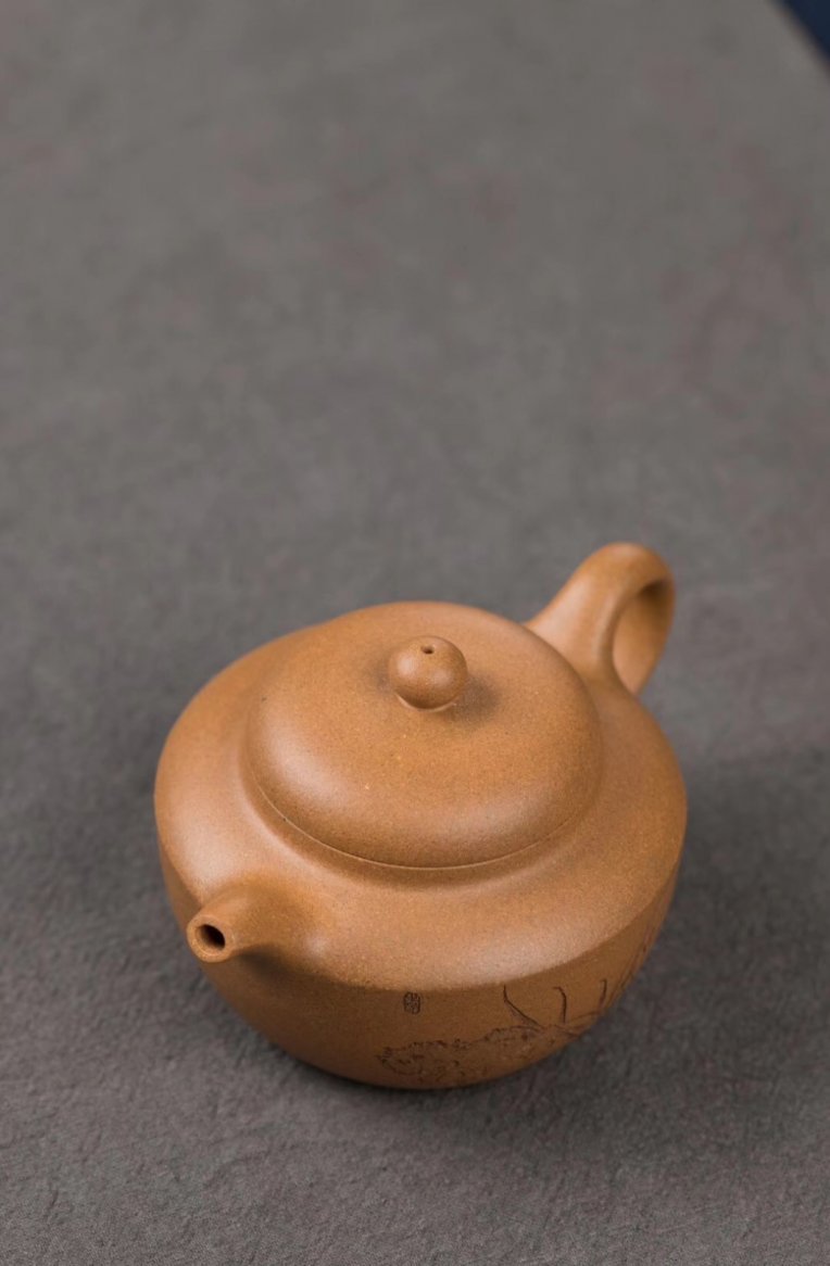 华芳作品 折肩