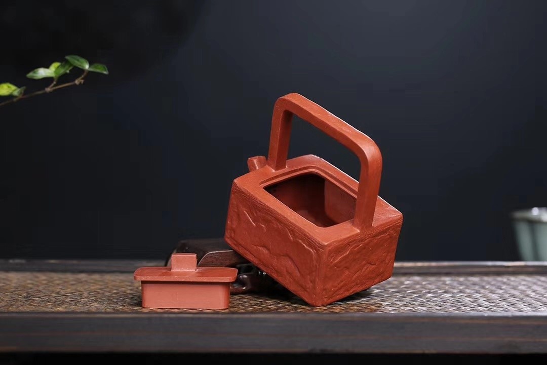沈洪斌作品 汉韵提梁