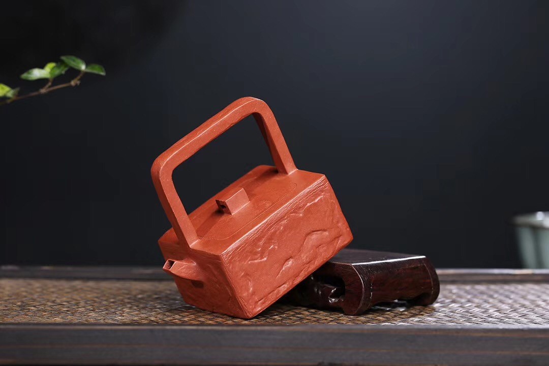 沈洪斌作品 汉韵提梁