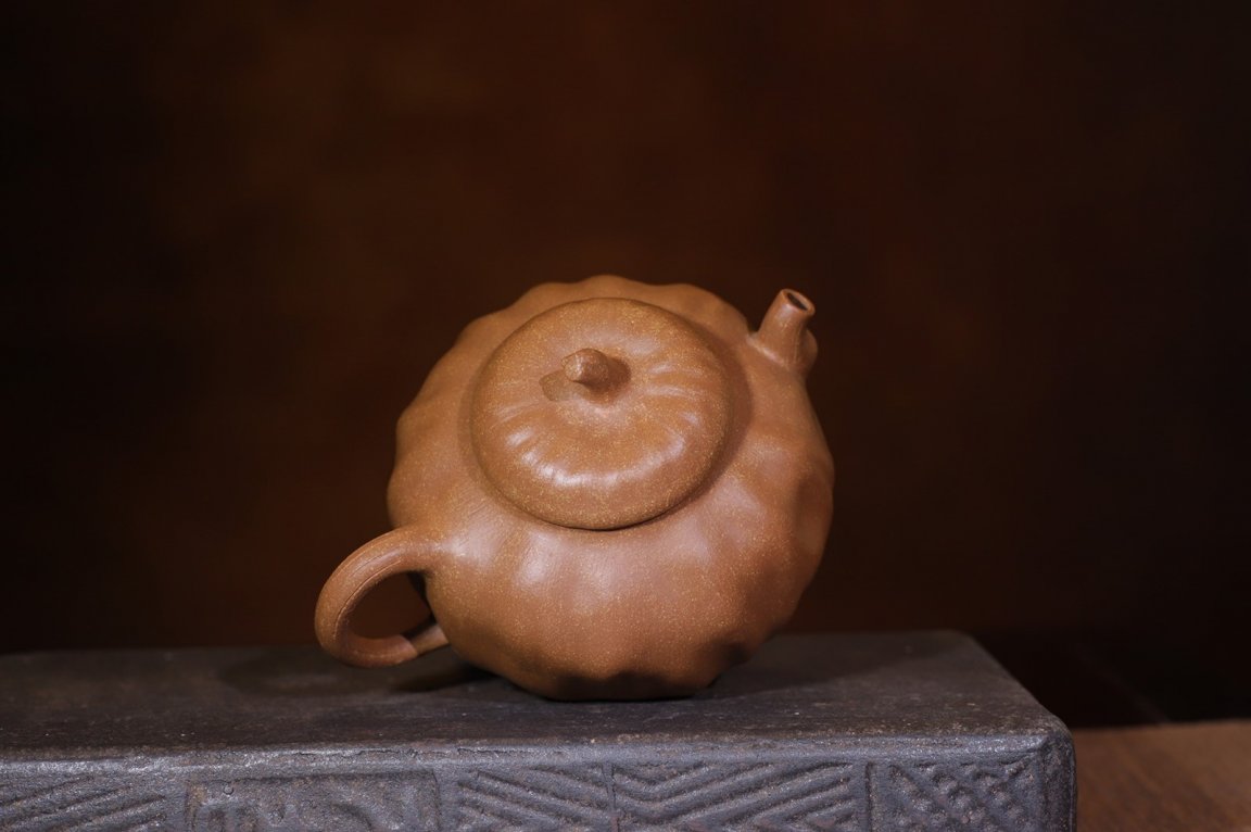 钱文英作品 矮荷韵