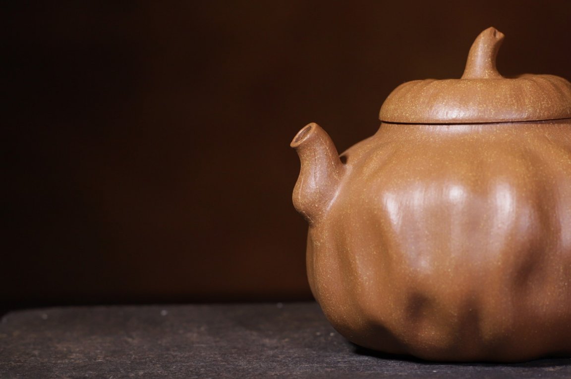 钱文英作品 矮荷韵