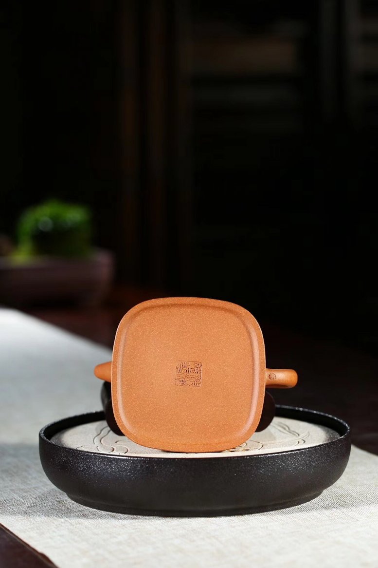 沈洪斌作品 四方狮球