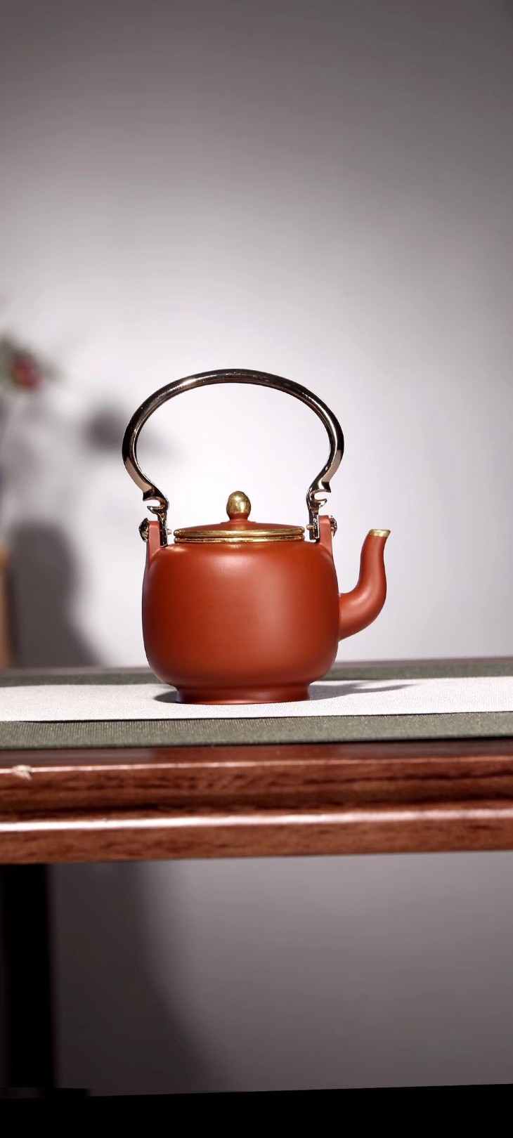 戚志君作品 高灯提梁