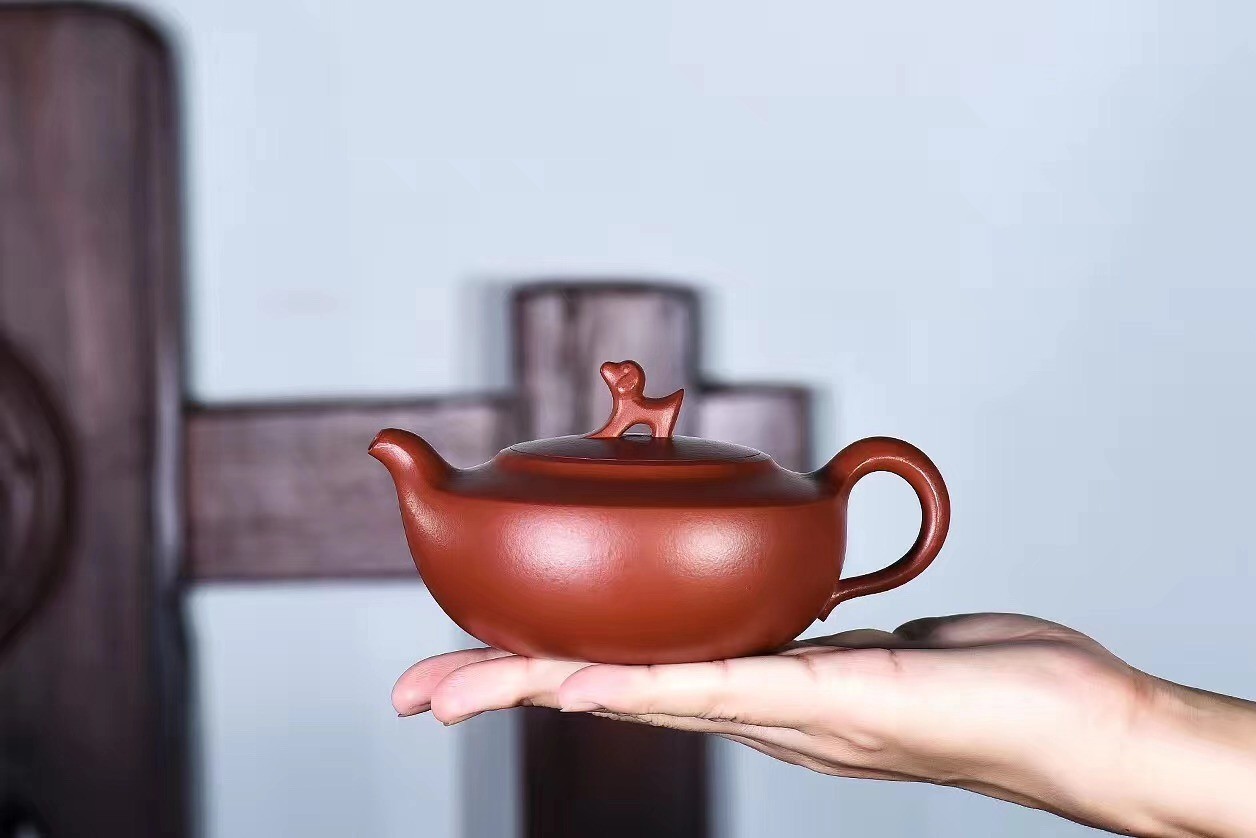 戚志君作品 瑞狗纳福