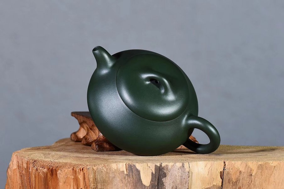 戚志君作品 汉棠石瓢