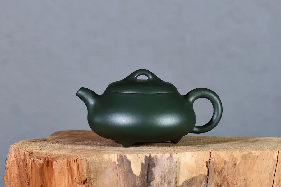 戚志君作品 汉棠石瓢