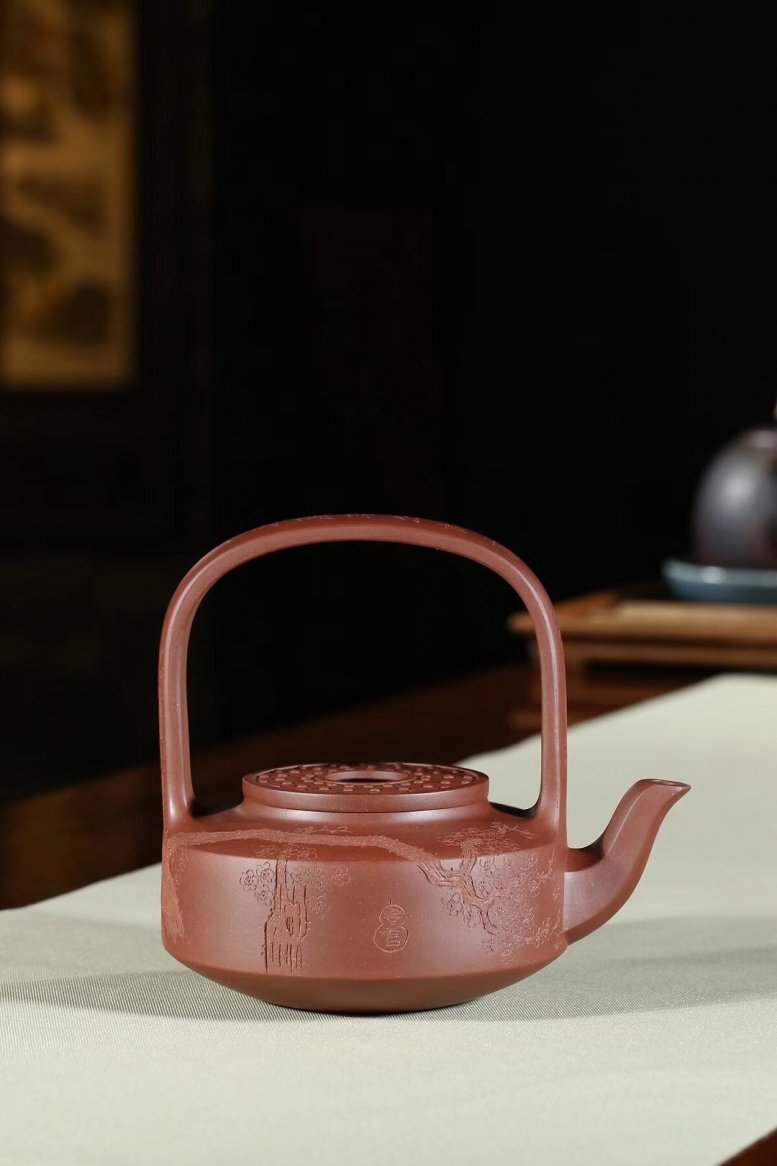 杨军保作品 玉璧提梁