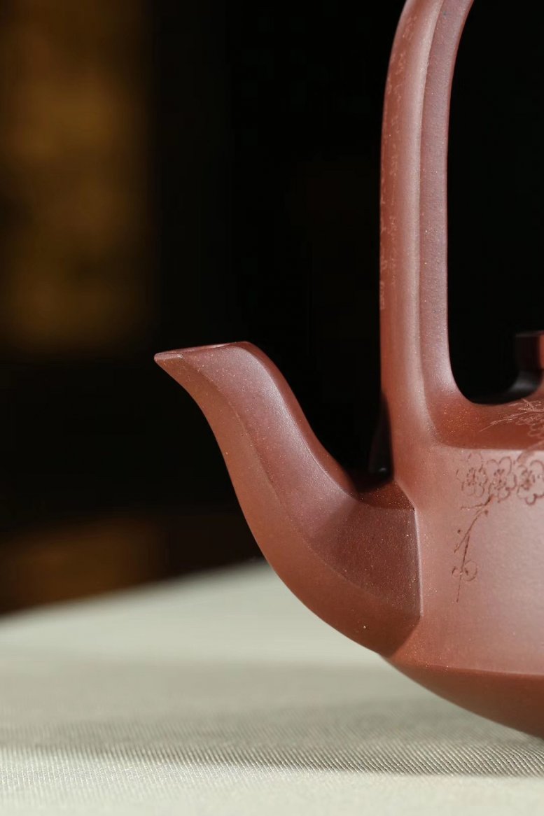 杨军保作品 玉璧提梁