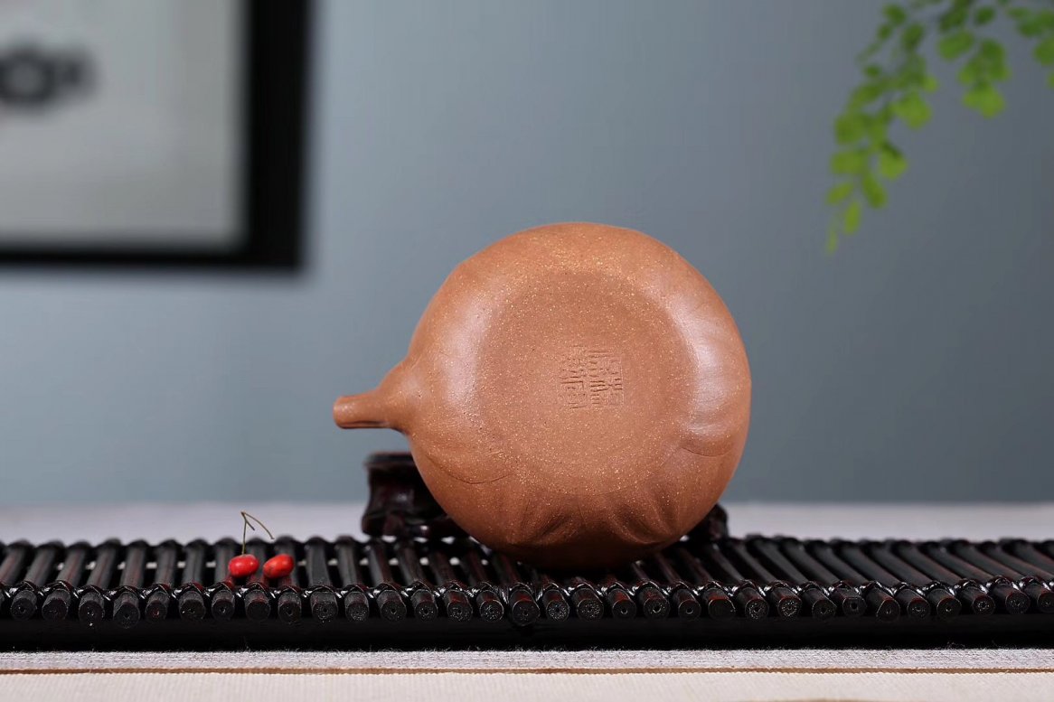 杨军保作品 荷花提梁