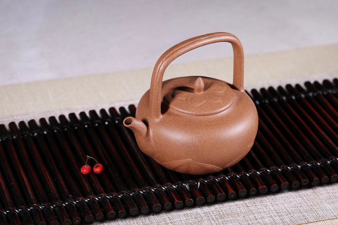 杨军保作品 荷花提梁