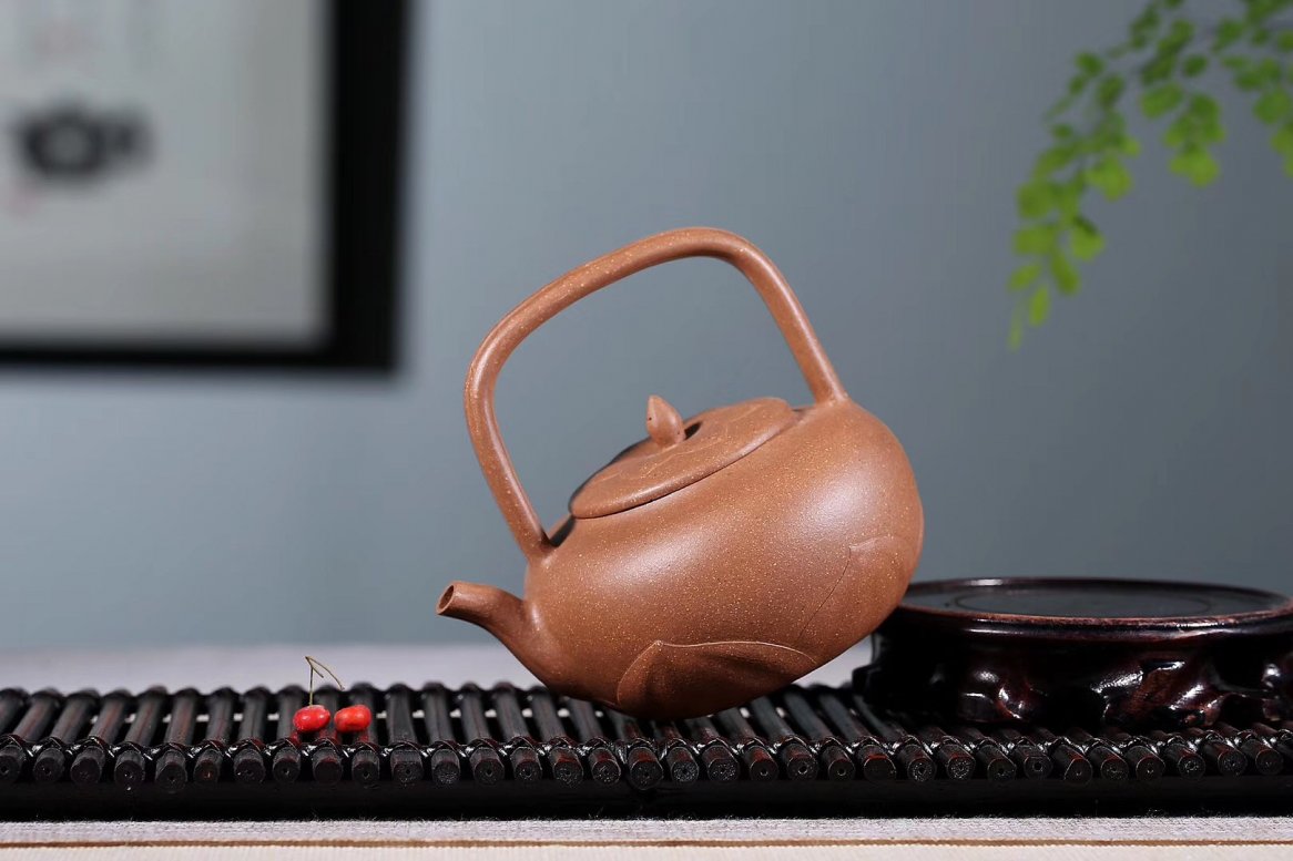 杨军保作品 荷花提梁