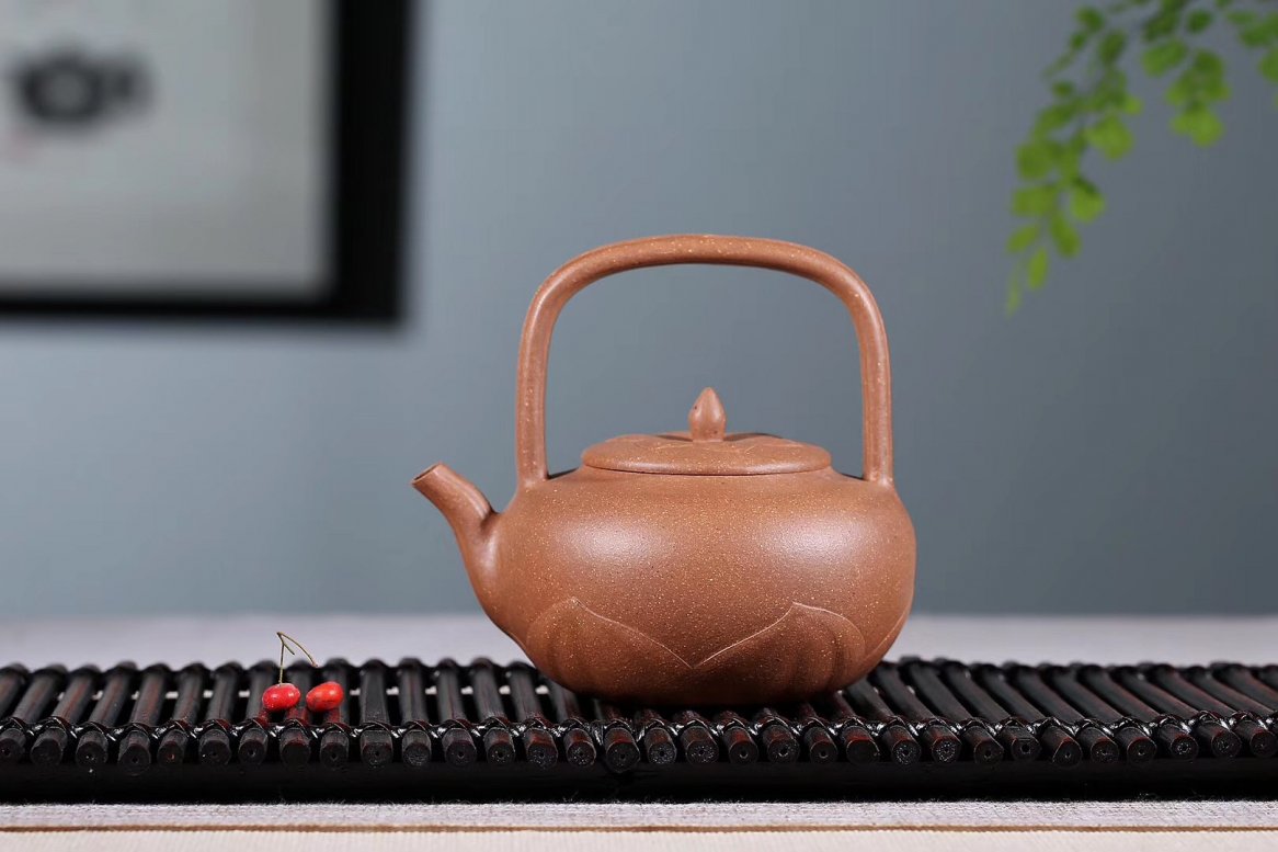 杨军保作品 荷花提梁